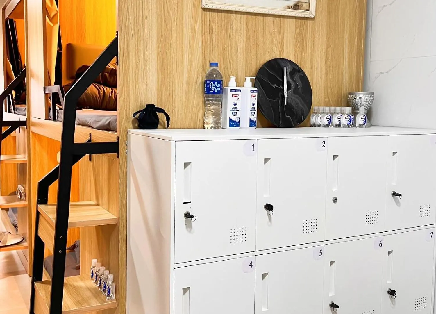 Waveflo Hostel 浪花青旅 Hong Kong